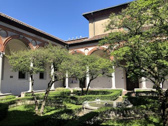Tour of the cloisters and courtyards of Milan